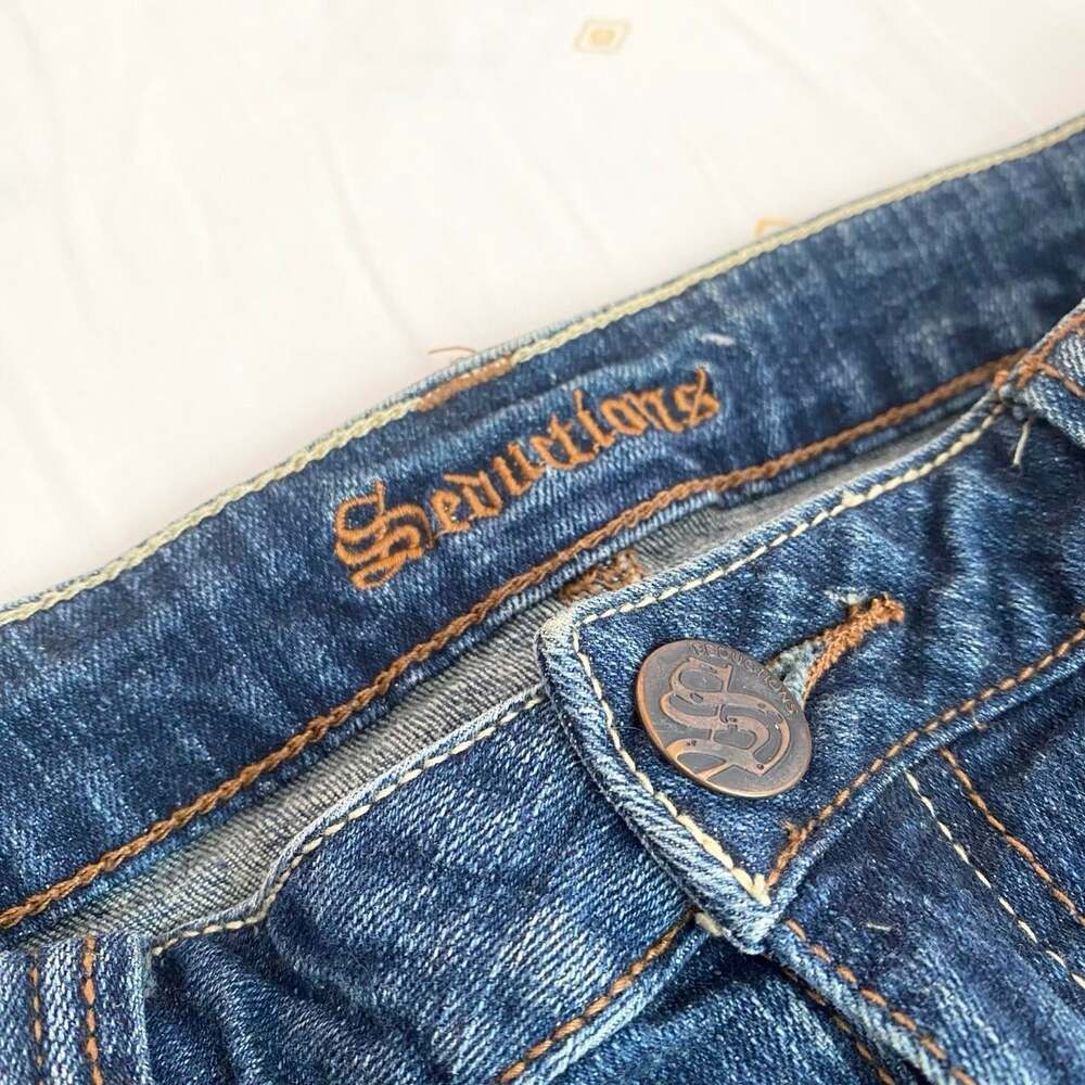 vintage 2000s dark wash denim mini skirt - Picture 2 of 6